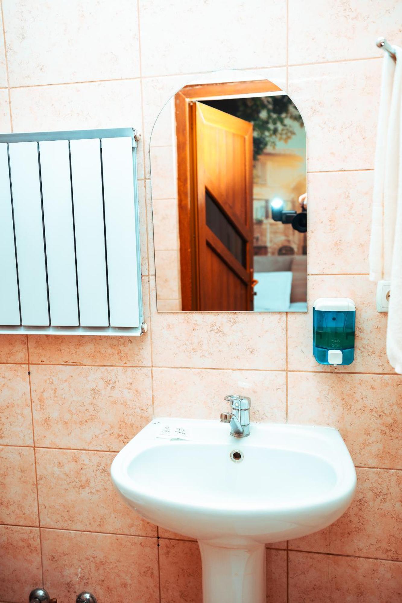 Ocean Hotel Bishkek Luaran gambar